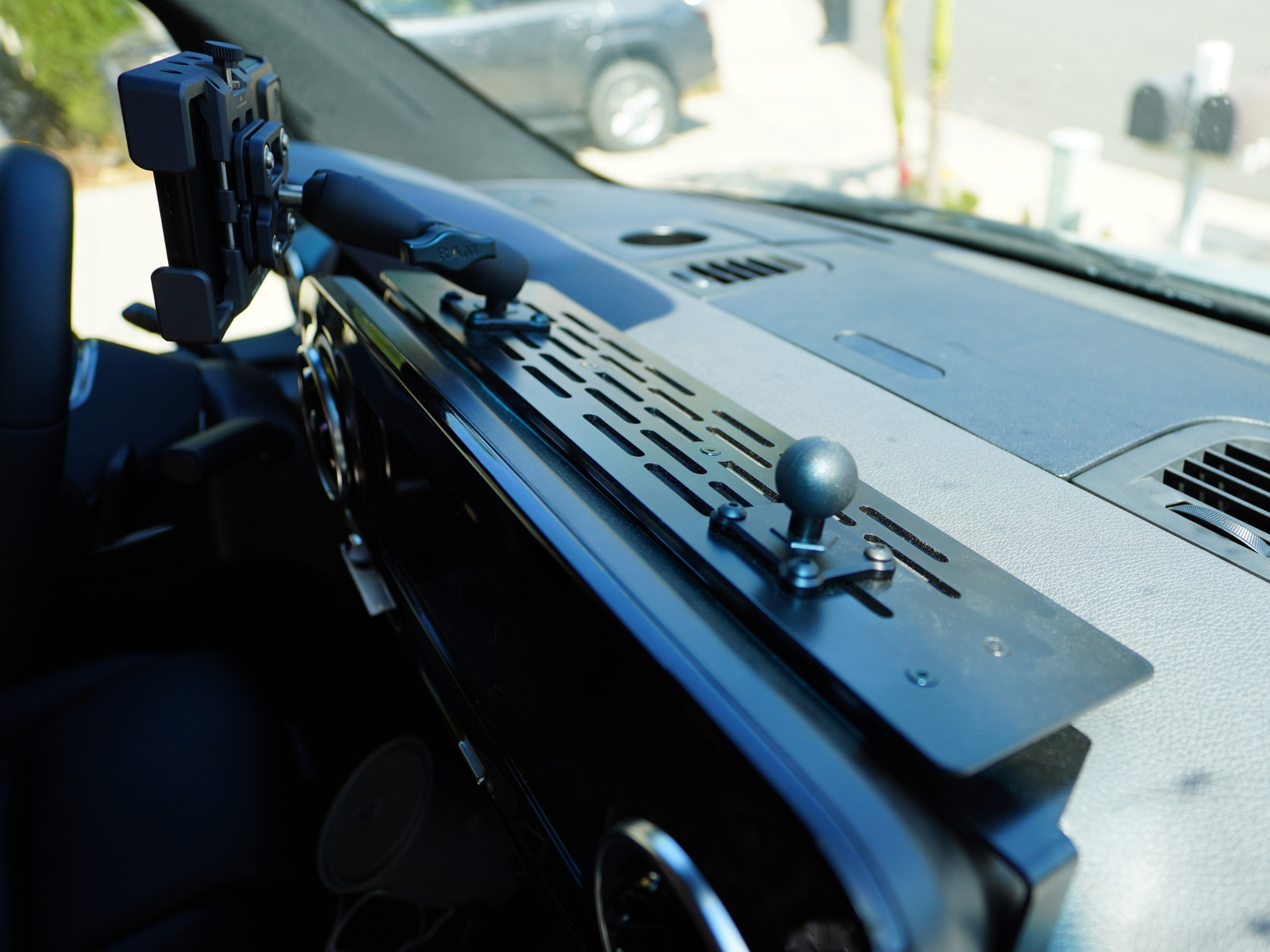 SPRINTER DASH ACCESSORIES AND PHONE MOUNTING SYSTEM WITH MOLLE PANEL