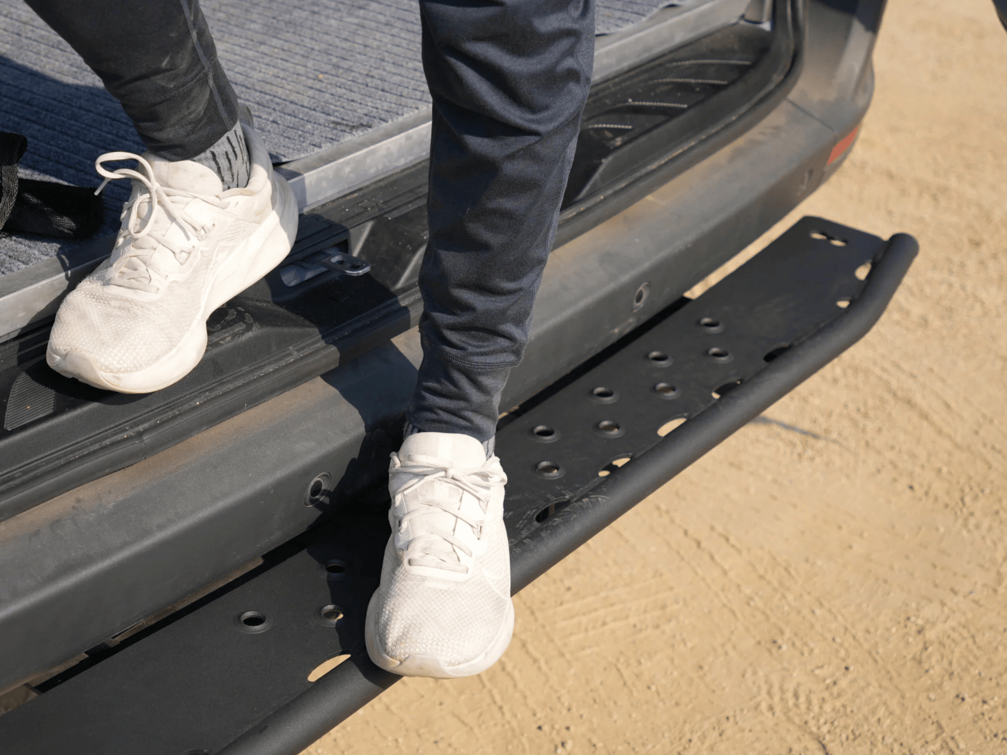 SPRINTER VAN REAR TUBE STEP