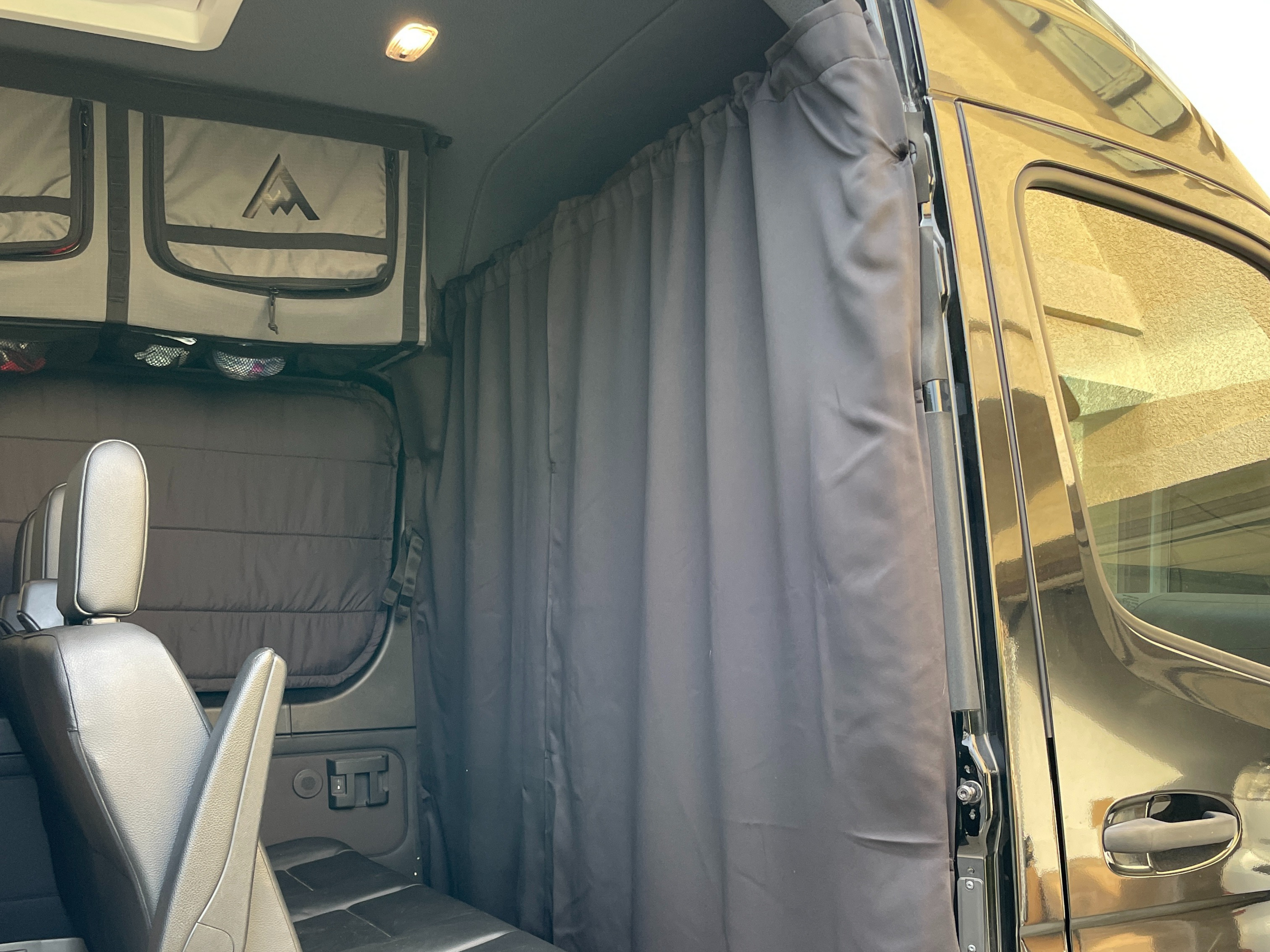 SPRINTER VAN TOTAL BLACKOUT CURTAIN