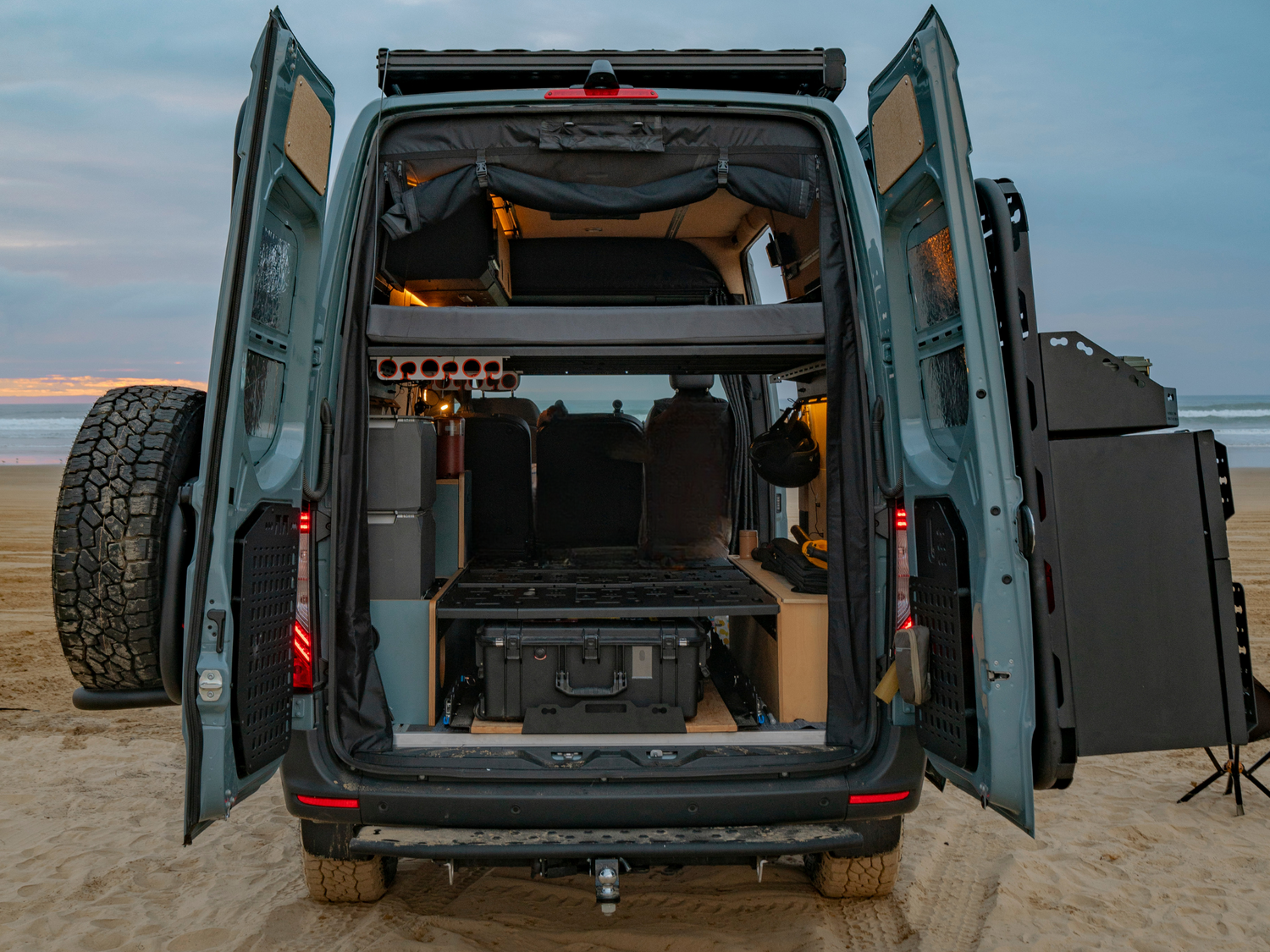 Wheel well box Mini bed for Sprinter, Transit &amp; Promaster