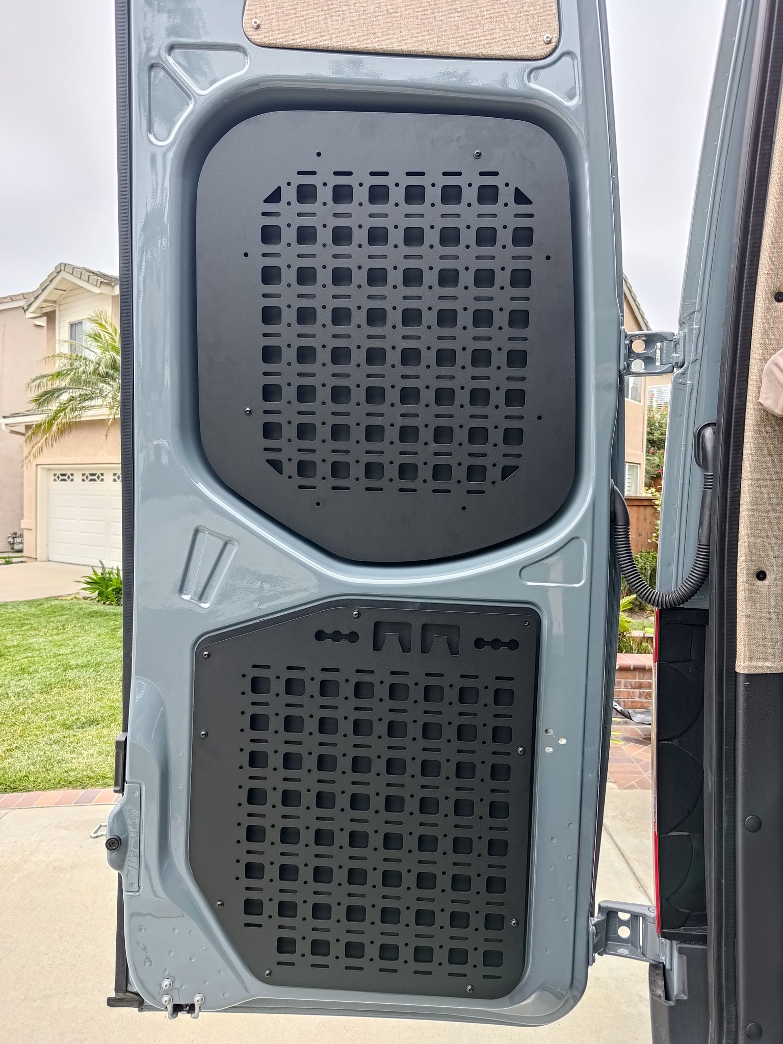 SPRINTER REAR DOOR MOLLE PANEL – White Top Adventures