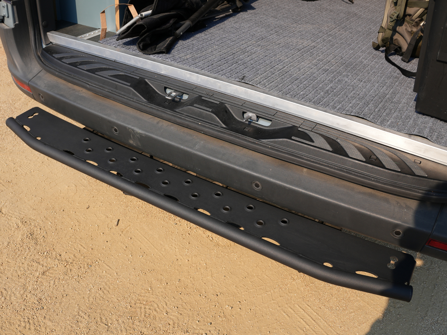 SPRINTER VAN REAR TUBE STEP – White Top Adventures