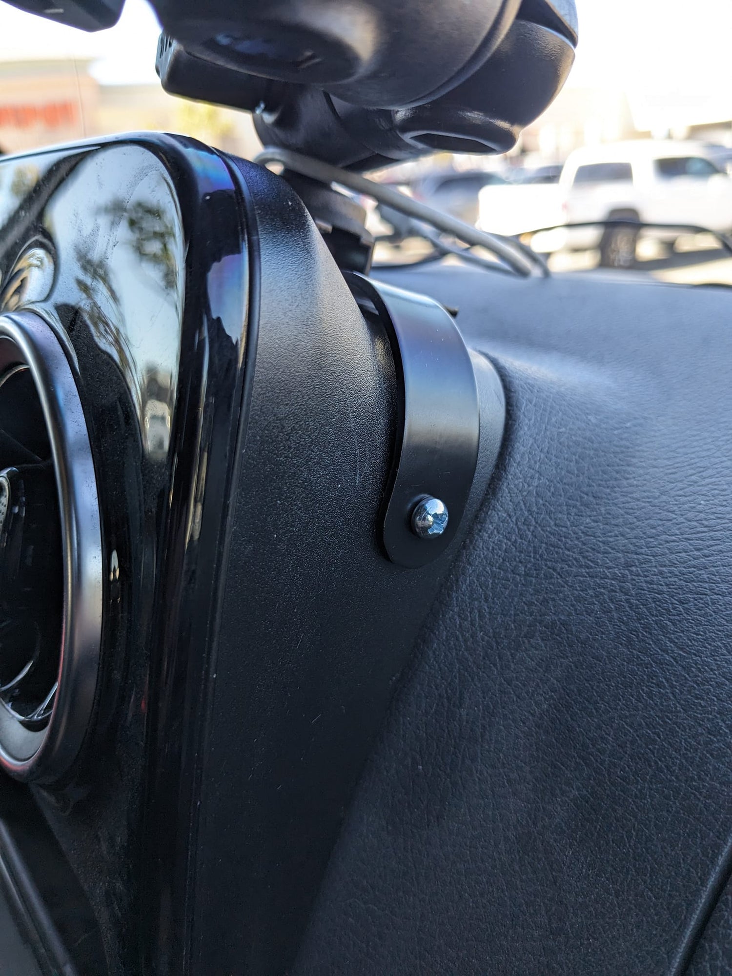 SPRINTER DASH ACCESSORIES AND PHONE MOUNTING SYSTEM - White Top Adventures