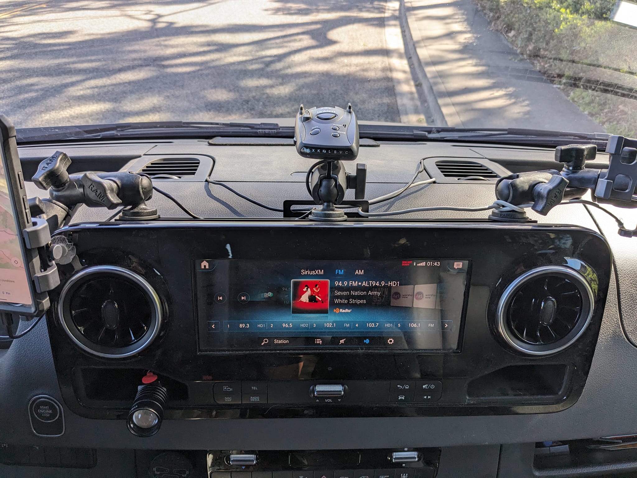 SPRINTER DASH ACCESSORIES AND PHONE MOUNTING SYSTEM - White Top Adventures